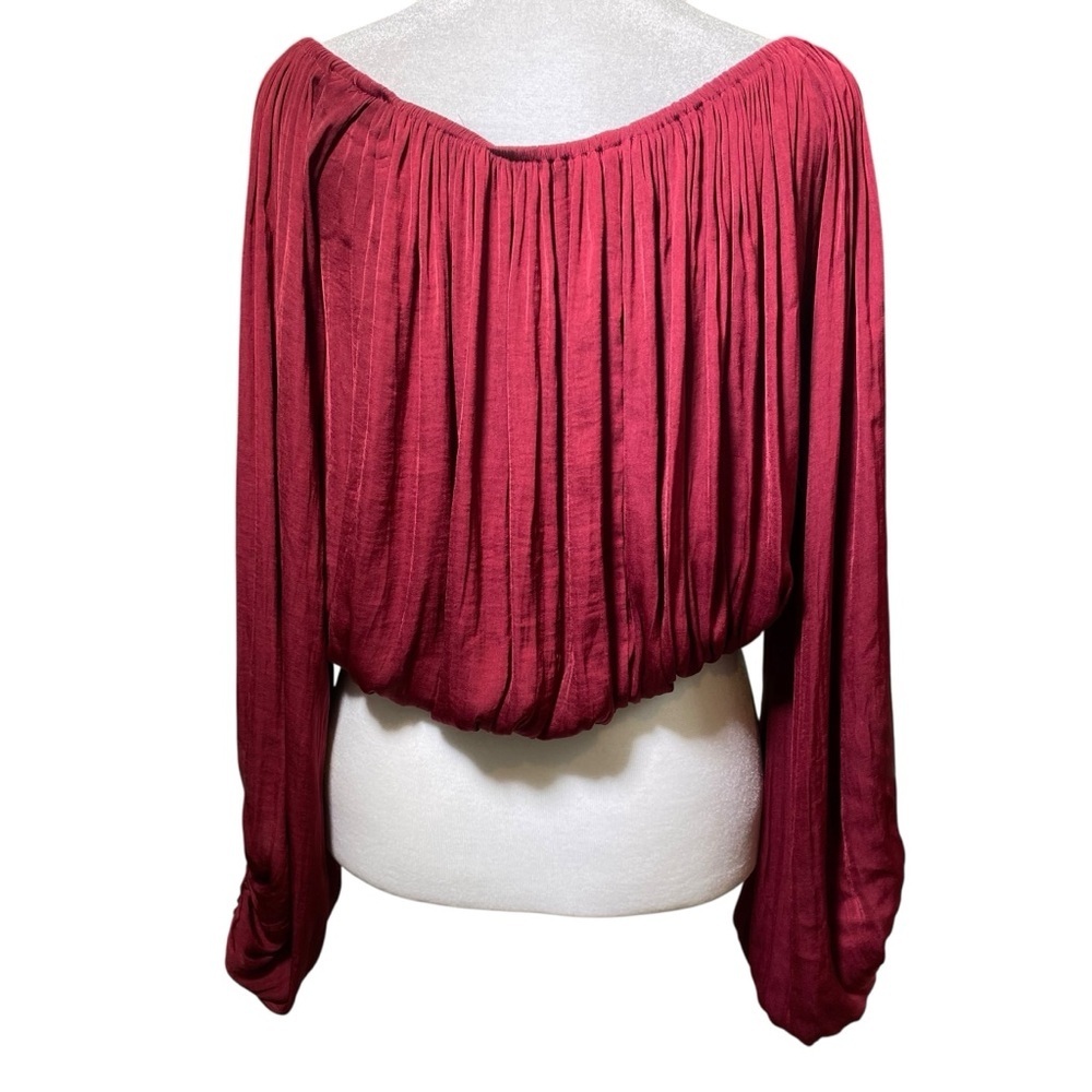 Forever 21 Women's size Small Wine On/ Off-Shoulder long sleeve crop Blouse